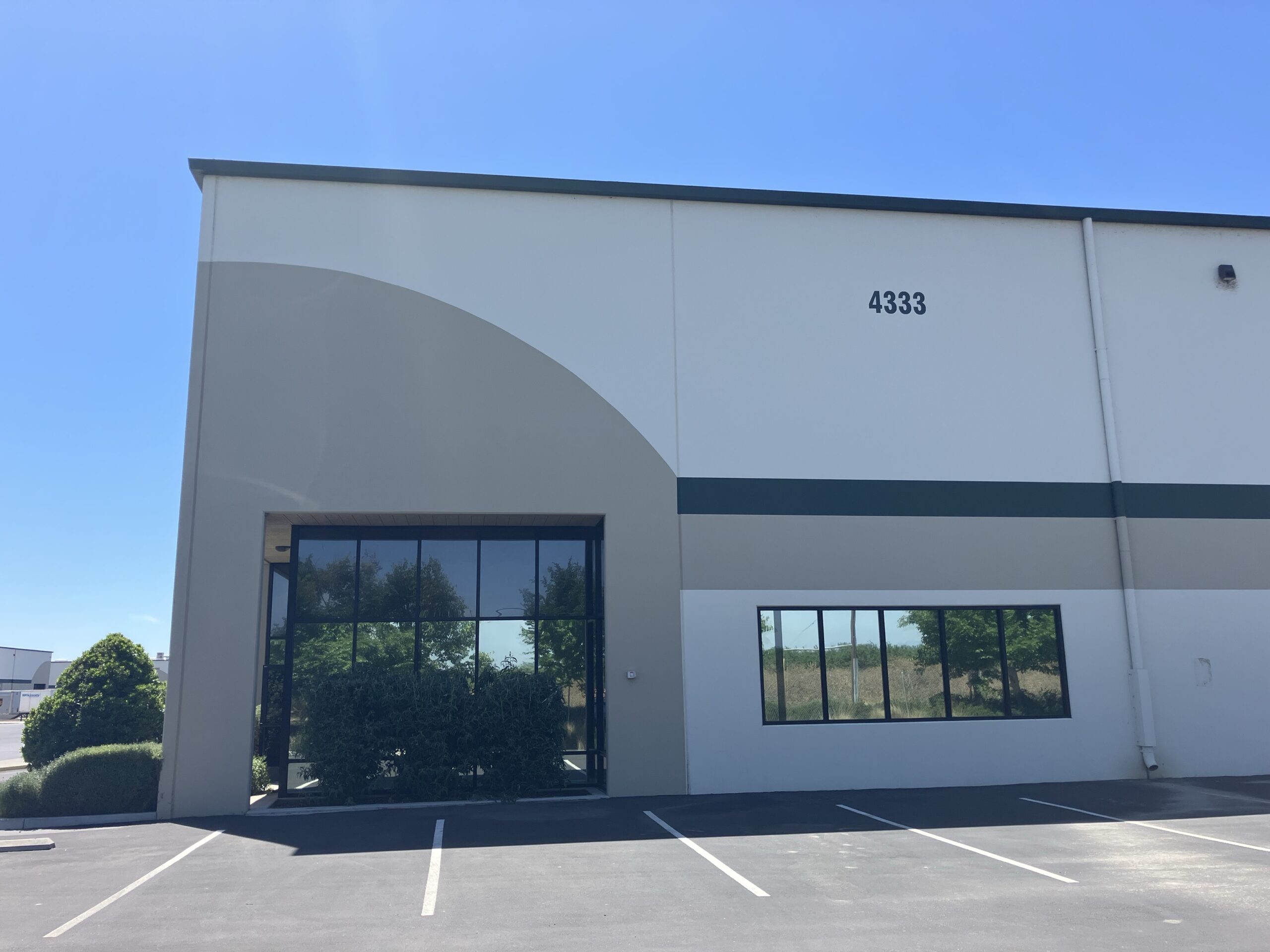 fresno california baywa re solar distribution warehouse