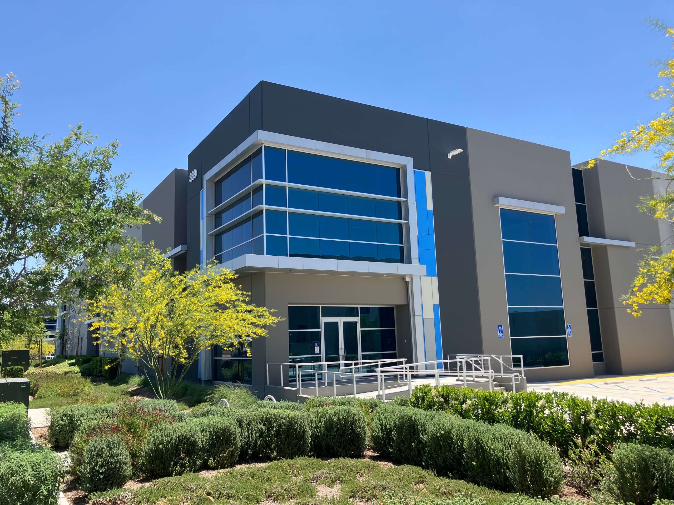 fresno california baywa re solar distribution warehouse