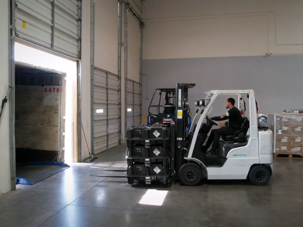 Warehouse Photo fresno california baywa re solar distribution warehouse